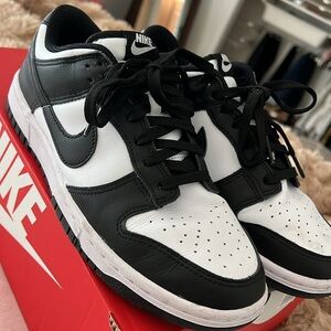 NIKE New black/white Dunk Low! 🖤🤍
